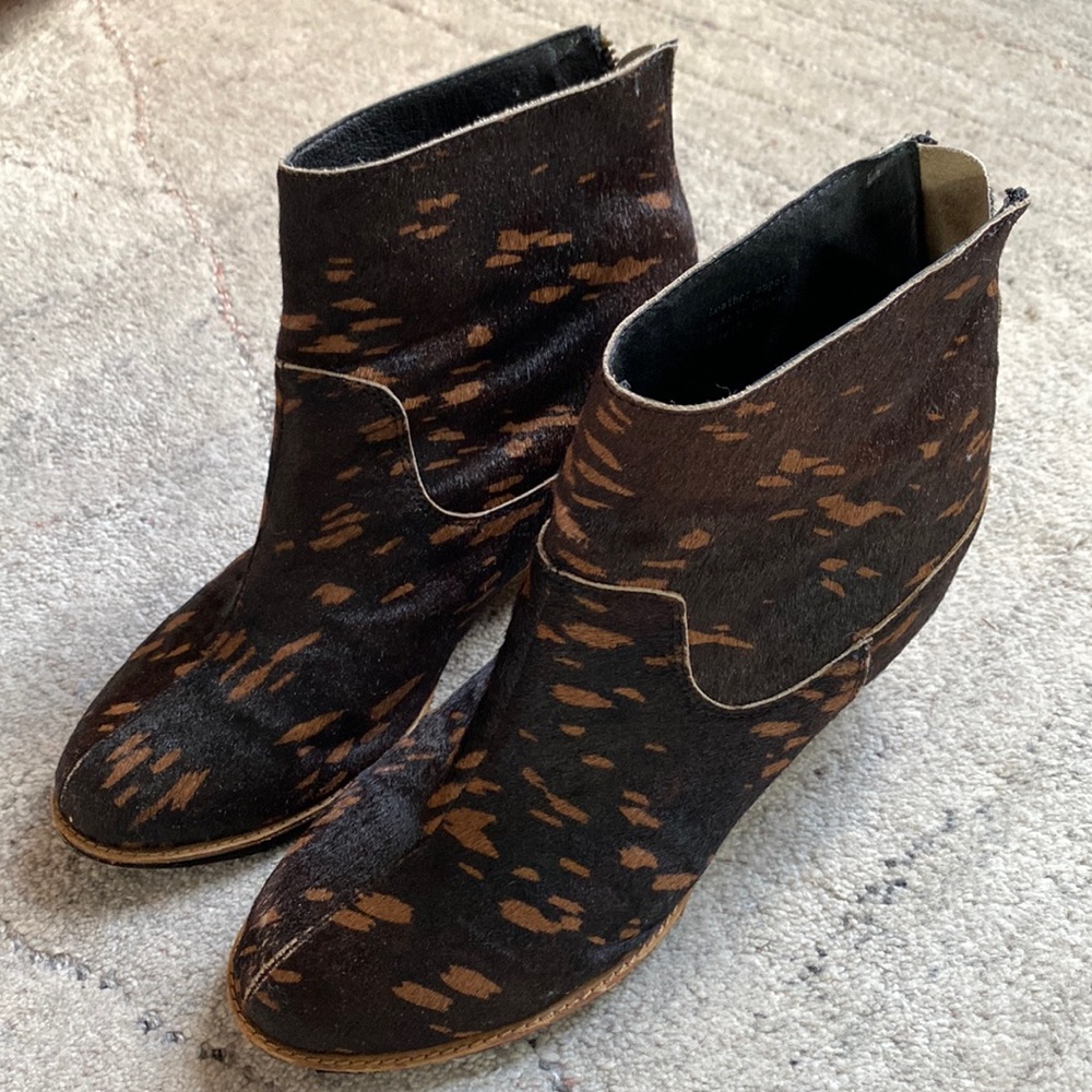 Vintage black and brown pony hair ankle boots